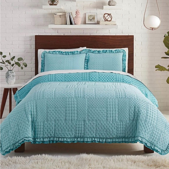 Lemon Tree Celeste Geo with Ruffle King size Quilt Set - Picture 2 of 6